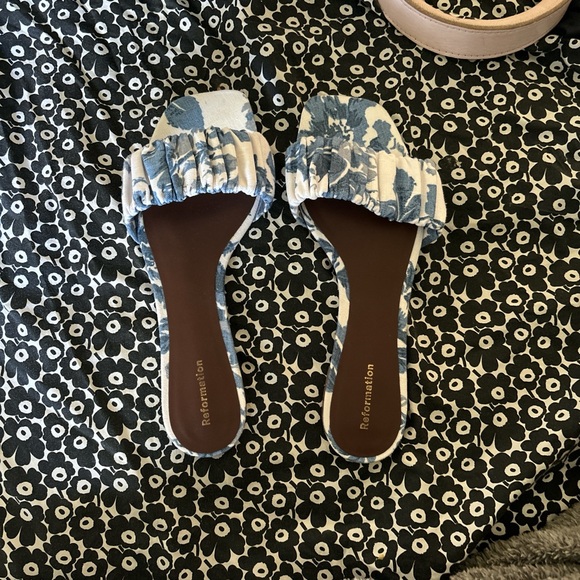 Reformation sandal - Picture 1 of 4